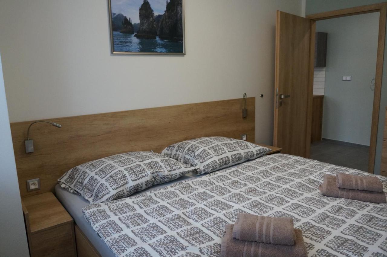 Ferienwohnung Rezidence Bělehradská Most Exterior foto