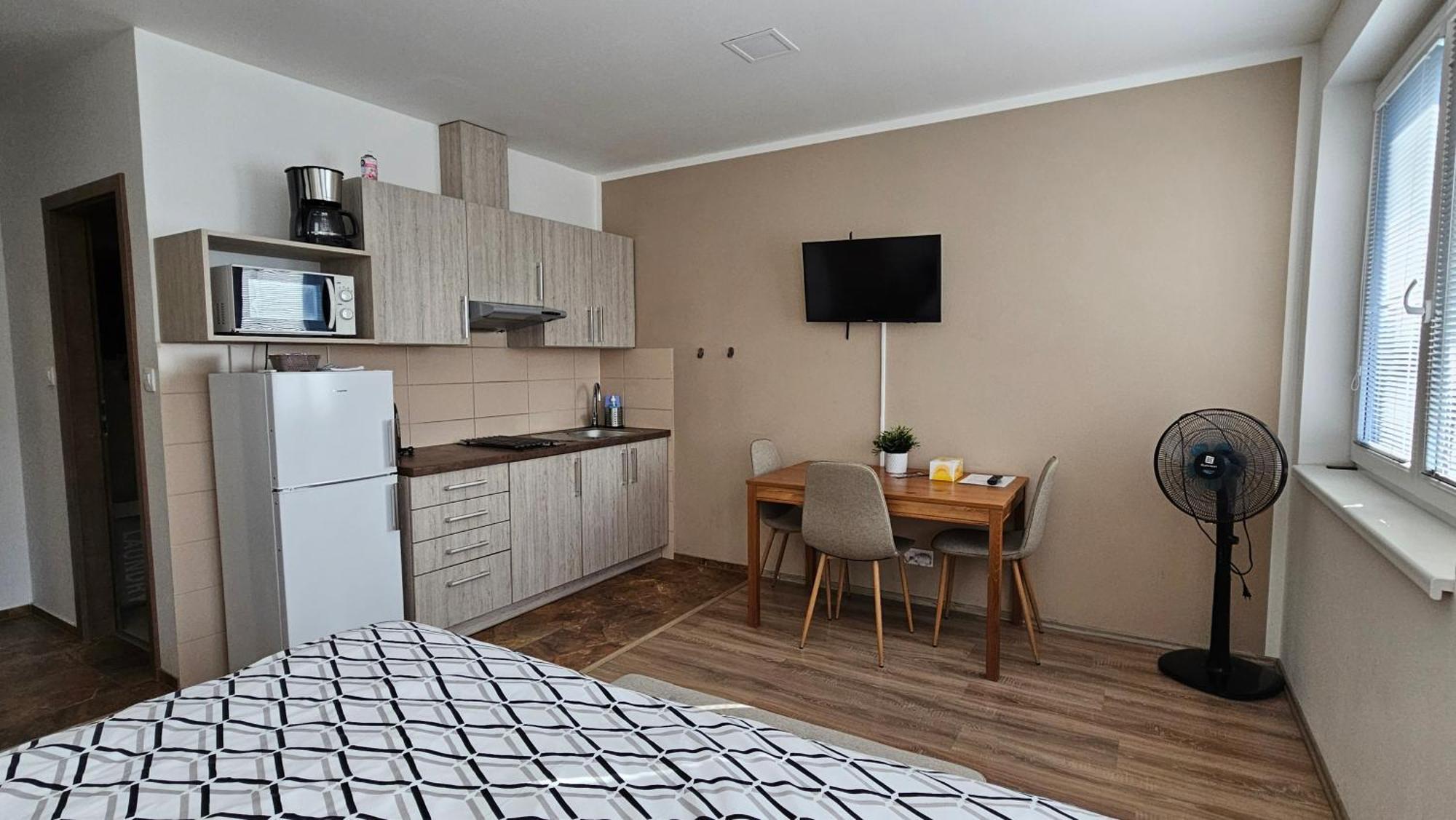Ferienwohnung Rezidence Bělehradská Most Exterior foto